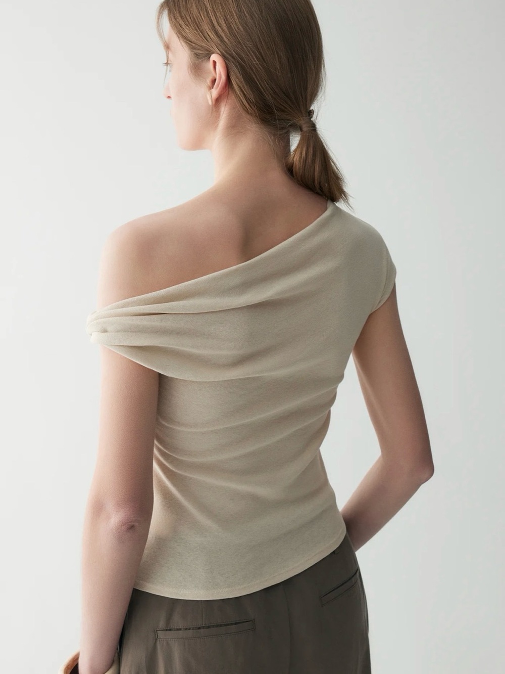 INSIS FEMME Asymmetric One-Shoulder Cream Knit Top - Picture 4 of 13